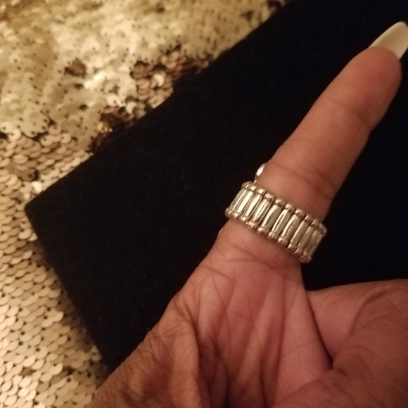 Ring - Picture 3 of 4